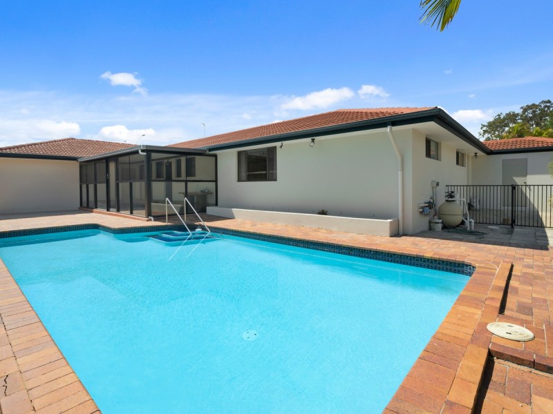 130 K P McGrath Drive, Elanora QLD 4221