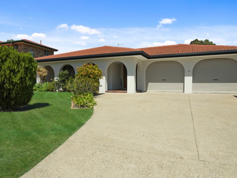 130 K P McGrath Drive, Elanora QLD 4221