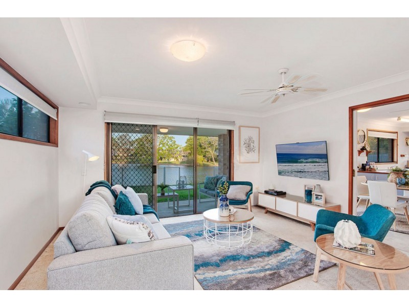 19 Tahiti Avenue, Palm Beach QLD 4221