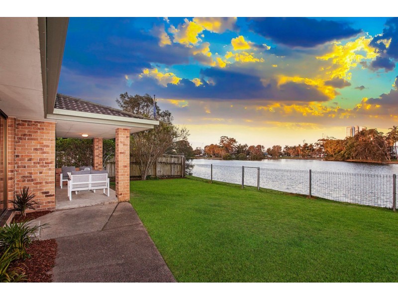 19 Tahiti Avenue, Palm Beach QLD 4221