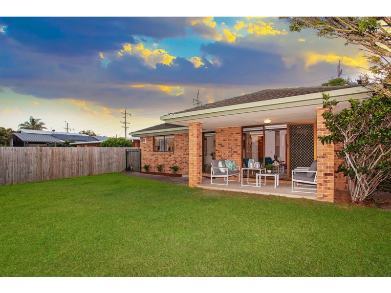 19 Tahiti Avenue, Palm Beach QLD 4221