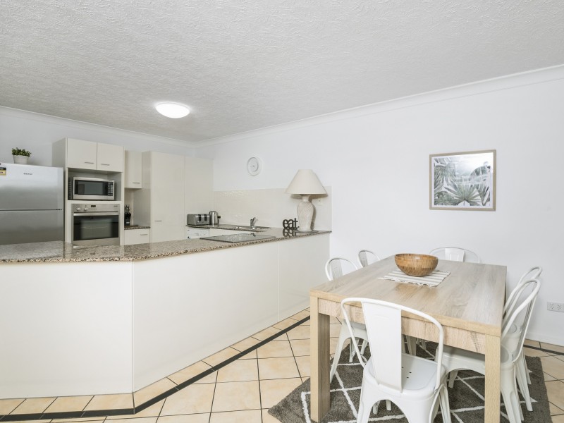 2/6 Tomewin Street, Currumbin QLD 4223