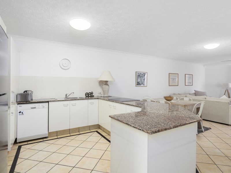 2/6 Tomewin Street, Currumbin QLD 4223