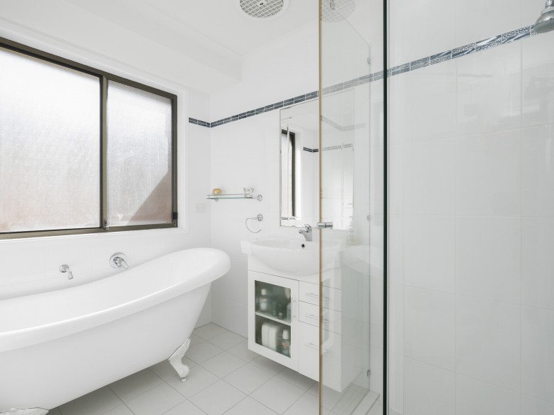 6 Hoffschildt Drive, Currumbin Waters QLD 4223