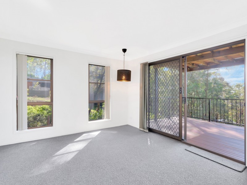 224 Simpsons Road, Elanora QLD 4221