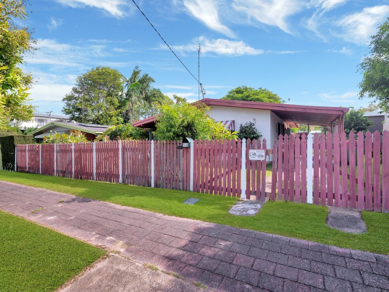14 Peter Parade, Miami QLD 4220
