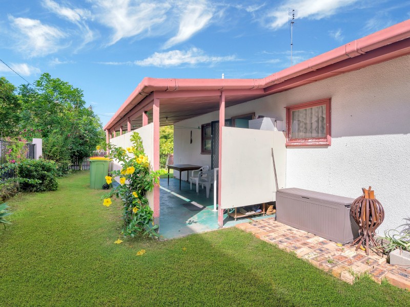 14 Peter Parade, Miami QLD 4220