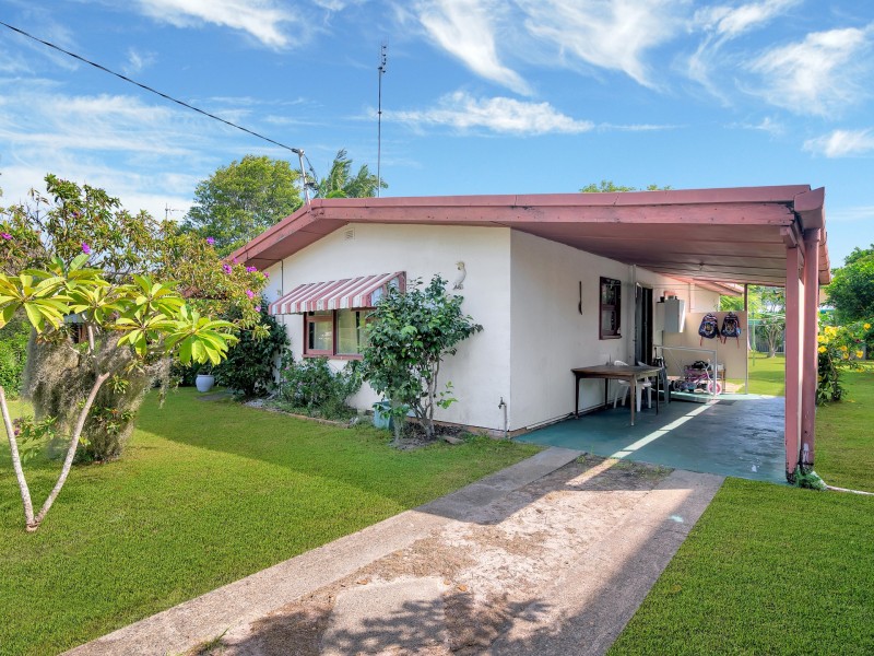 14 Peter Parade, Miami QLD 4220