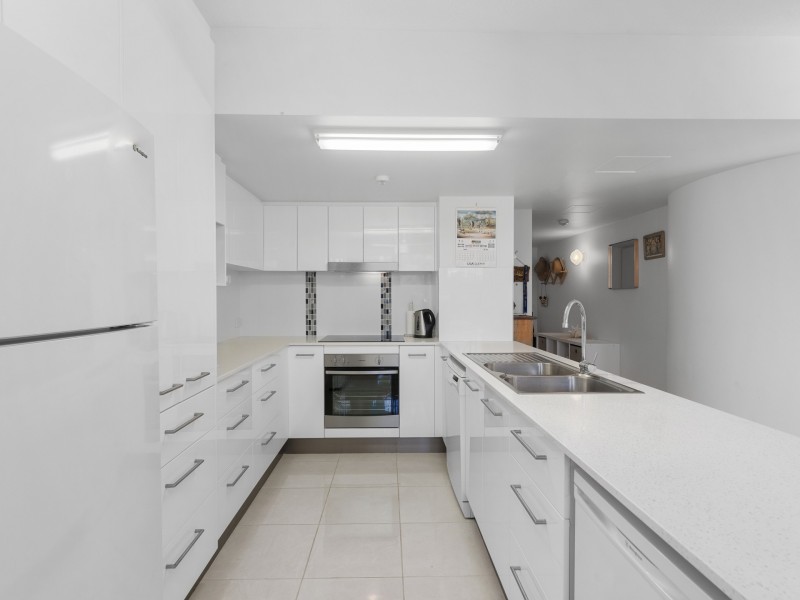 GJ/828 Pacific Parade, Currumbin QLD 4223