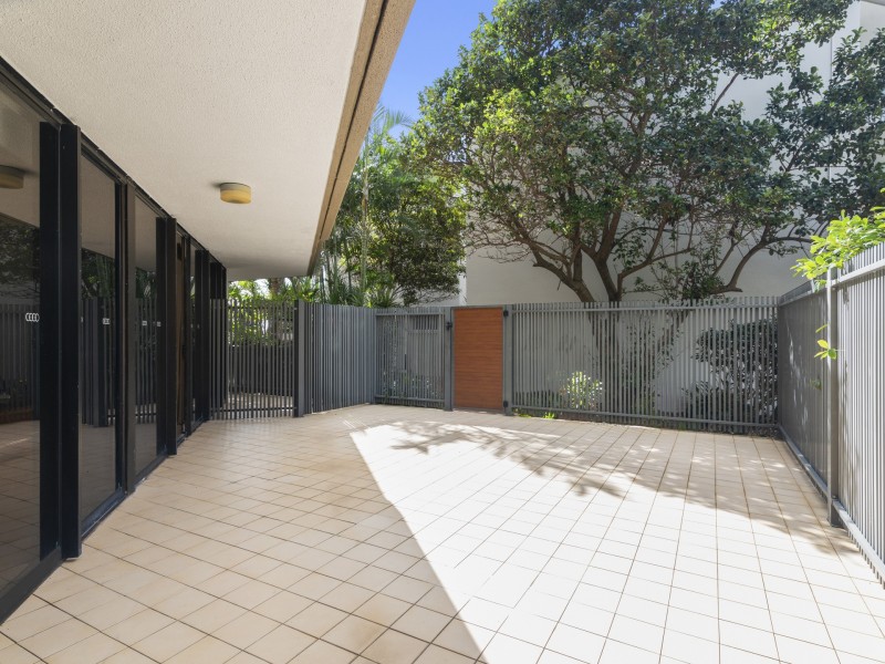 GJ/828 Pacific Parade, Currumbin QLD 4223