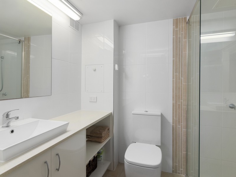 GJ/828 Pacific Parade, Currumbin QLD 4223