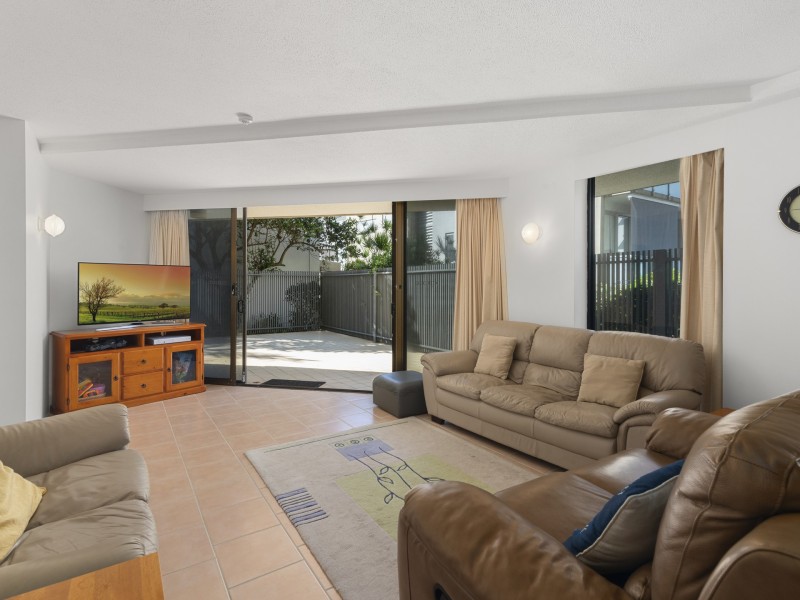 GJ/828 Pacific Parade, Currumbin QLD 4223