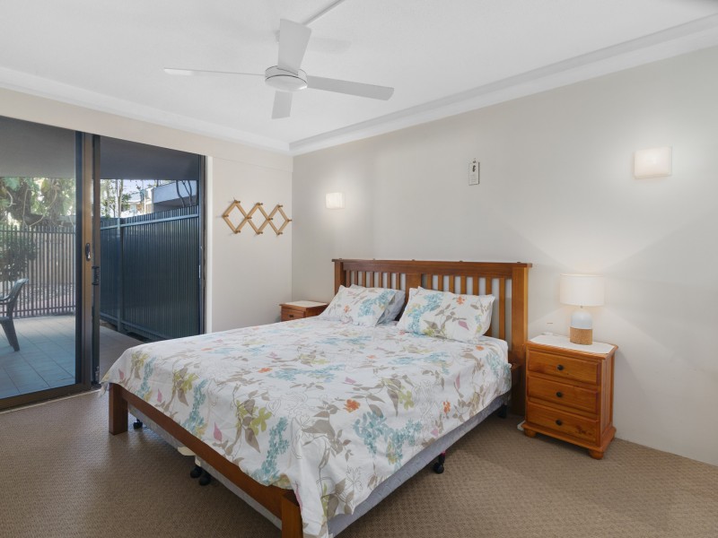 GJ/828 Pacific Parade, Currumbin QLD 4223