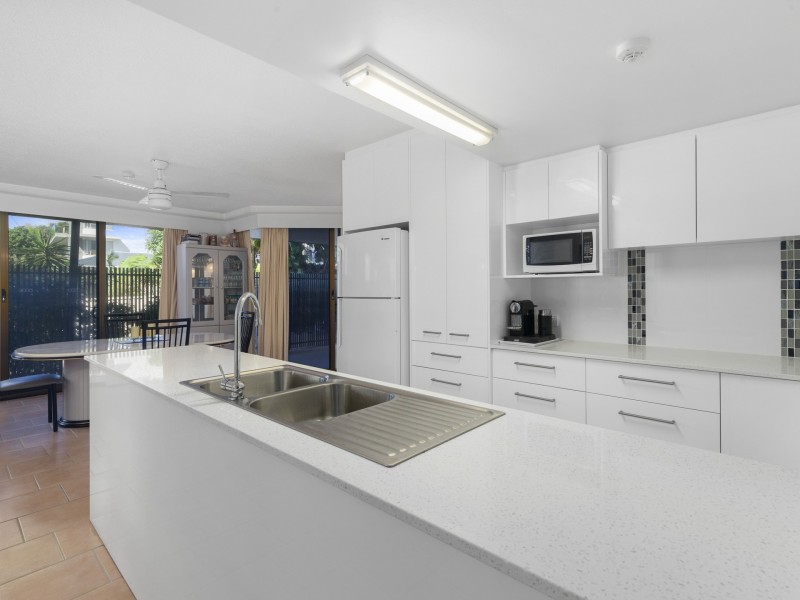 GJ/828 Pacific Parade, Currumbin QLD 4223