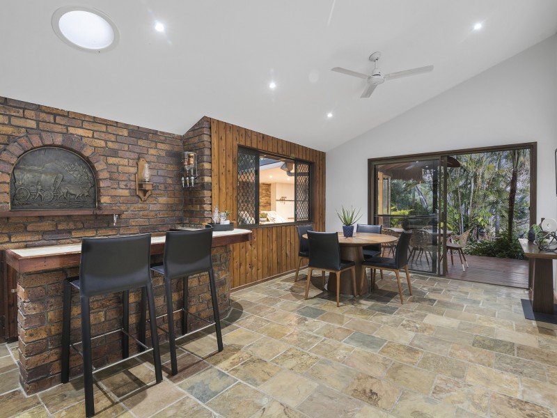 100 Tierney Drive, Currumbin Waters QLD 4223