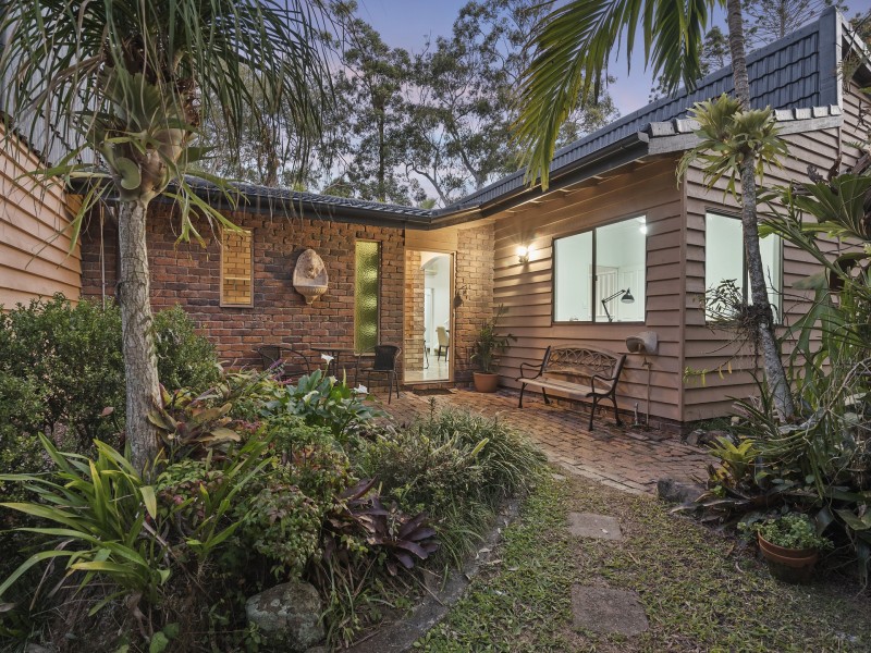 100 Tierney Drive, Currumbin Waters QLD 4223