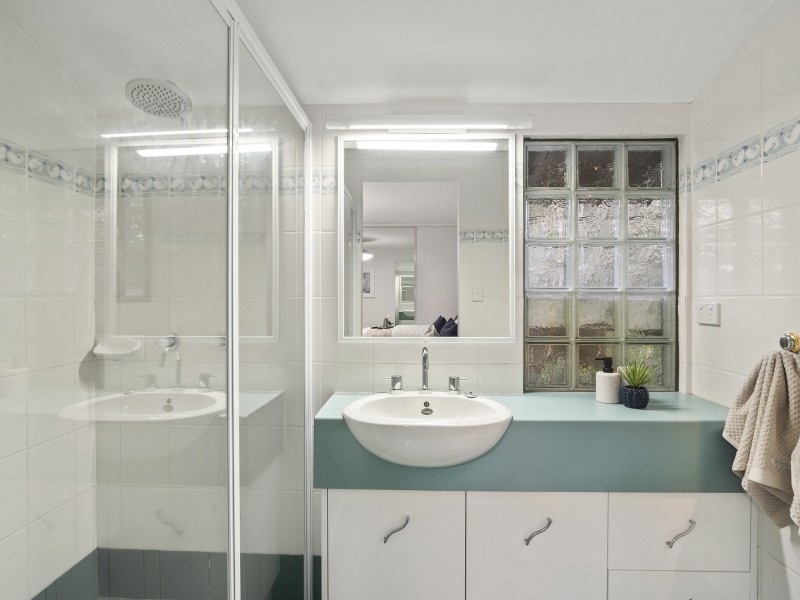 100 Tierney Drive, Currumbin Waters QLD 4223