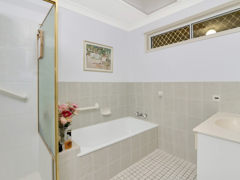 32/154 Currumbin Creek Road, Currumbin Waters QLD 4223