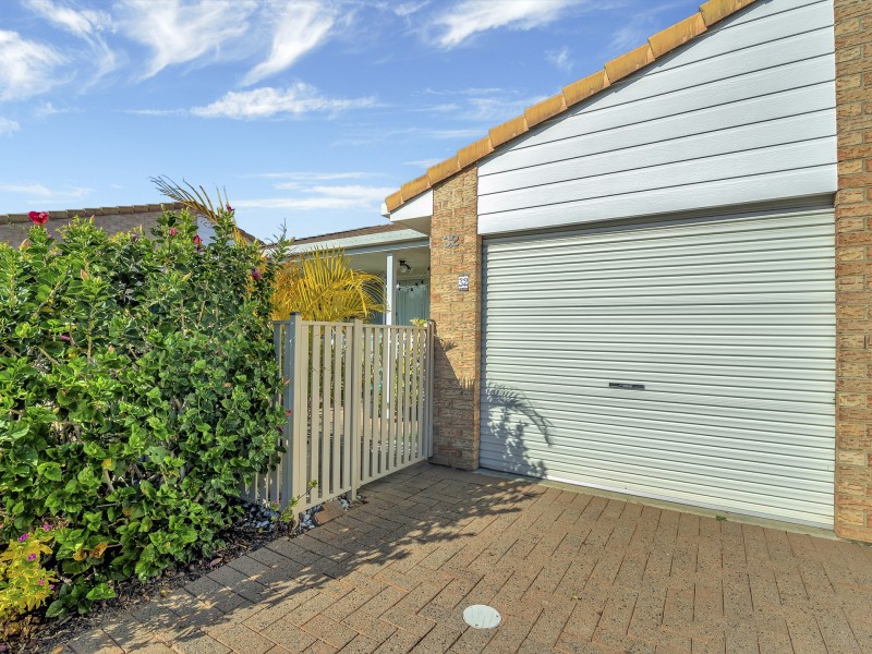 32/154 Currumbin Creek Road, Currumbin Waters QLD 4223