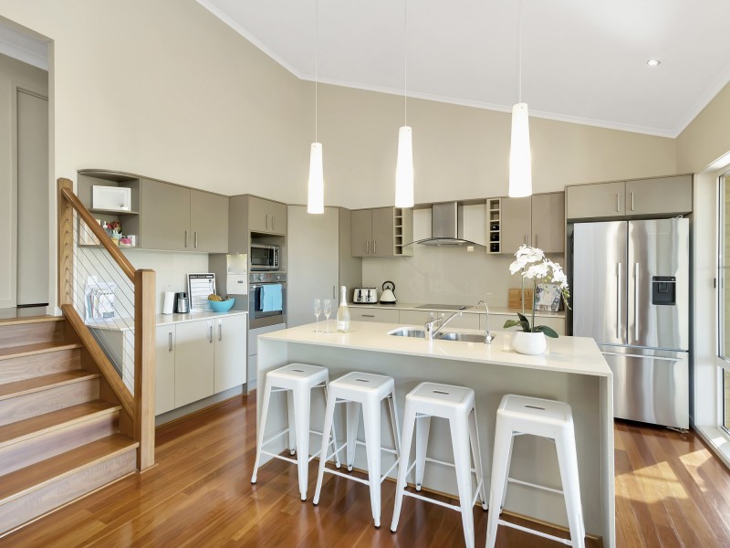 15 Robinson Place, Currumbin Waters QLD 4223