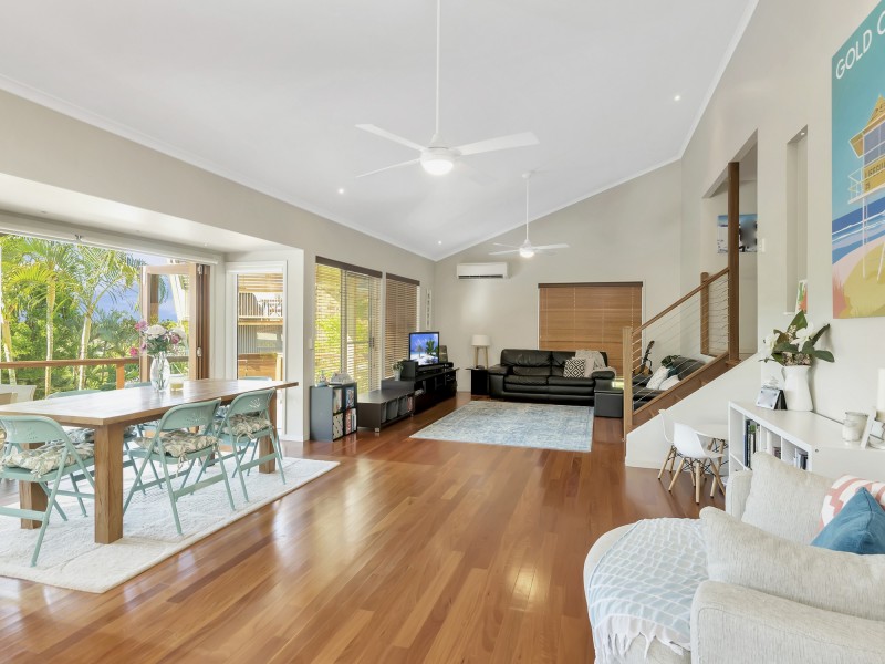 15 Robinson Place, Currumbin Waters QLD 4223