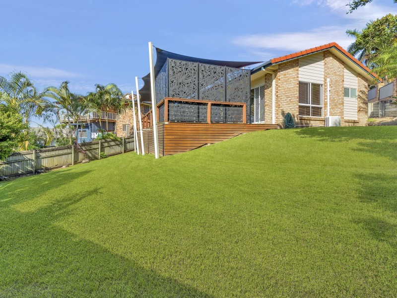 15 Robinson Place, Currumbin Waters QLD 4223