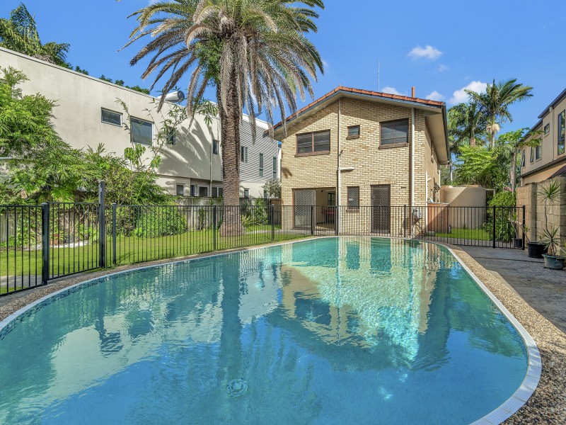119 Laguna Avenue, Palm Beach QLD 4221