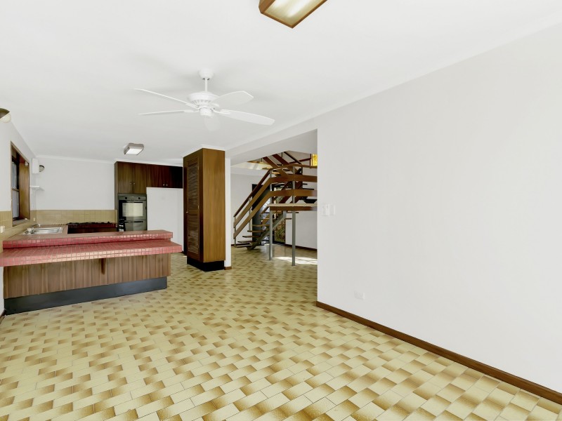 119 Laguna Avenue, Palm Beach QLD 4221