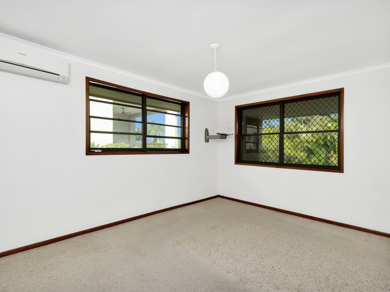 119 Laguna Avenue, Palm Beach QLD 4221