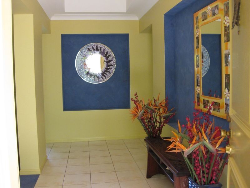 8 Westminster BVD, Elanora QLD 4221