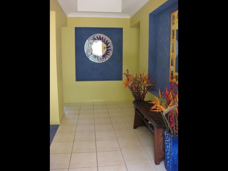 8 Westminster BVD, Elanora QLD 4221