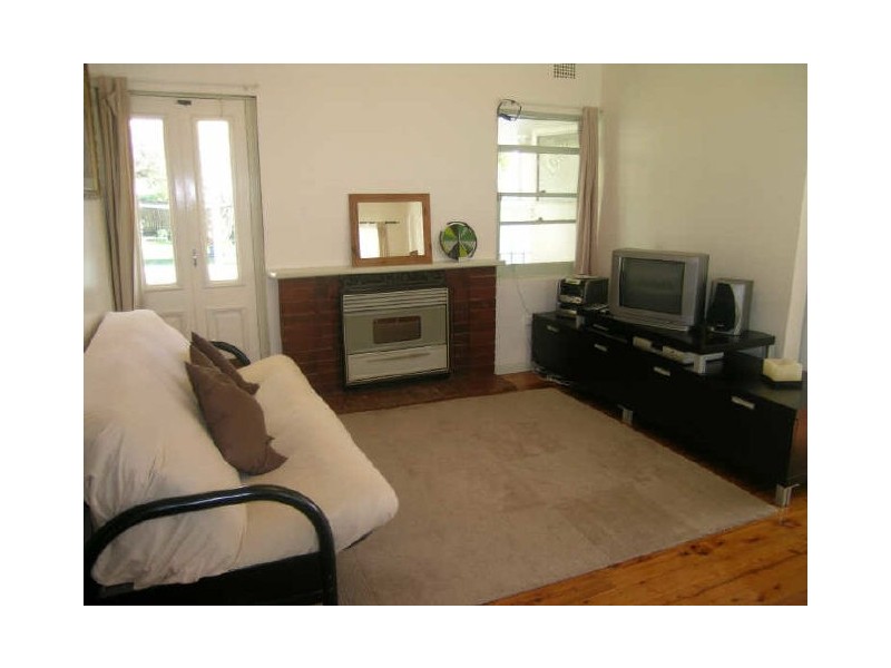 31 Kareena Rd, Miranda NSW 2228