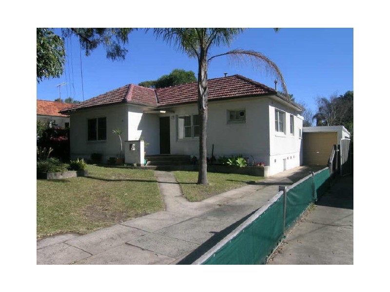 31 Kareena Rd, Miranda NSW 2228
