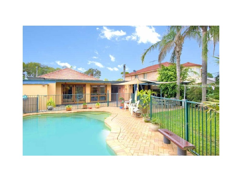 15 Daphne St, Caringbah South NSW 2229
