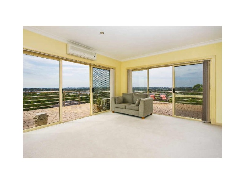 12 Yeran Street, Sylvania NSW 2224