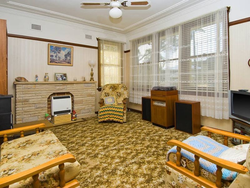 22 Castelnau St, Caringbah South NSW 2229