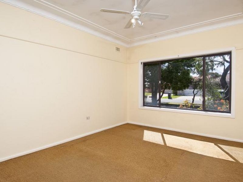10 Daphne St, Caringbah South NSW 2229