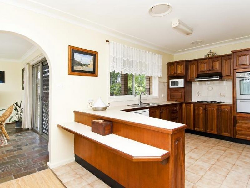 2 Paris Place, Miranda NSW 2228