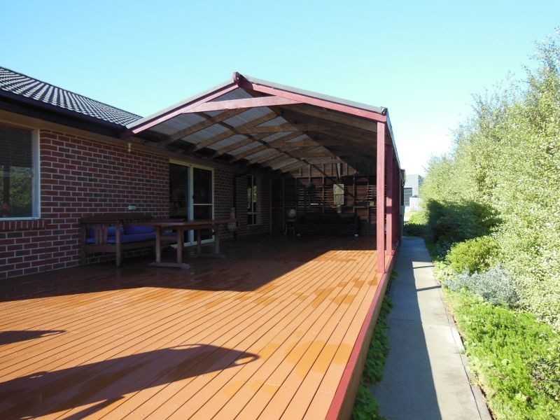 6 Norman Court, Lakes Entrance VIC 3909