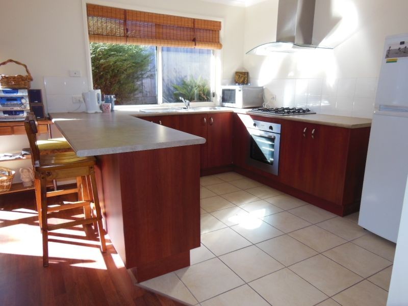 6 Norman Court, Lakes Entrance VIC 3909