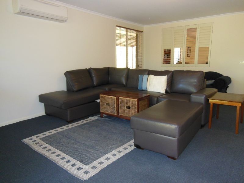 6 Norman Court, Lakes Entrance VIC 3909