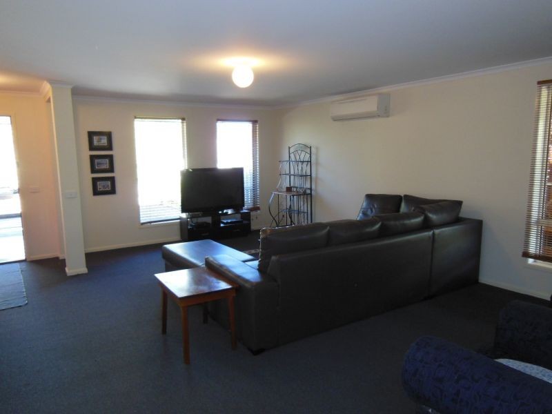 6 Norman Court, Lakes Entrance VIC 3909