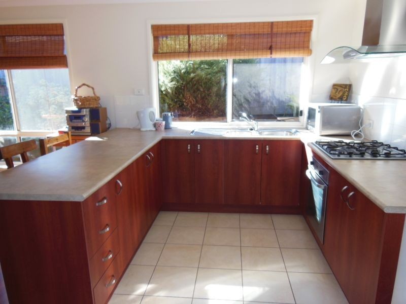 6 Norman Court, Lakes Entrance VIC 3909