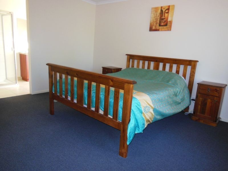 6 Norman Court, Lakes Entrance VIC 3909