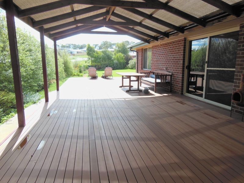 6 Norman Court, Lakes Entrance VIC 3909