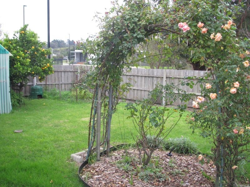 35 Eastern Beach Road, Lakes Entrance VIC 3909