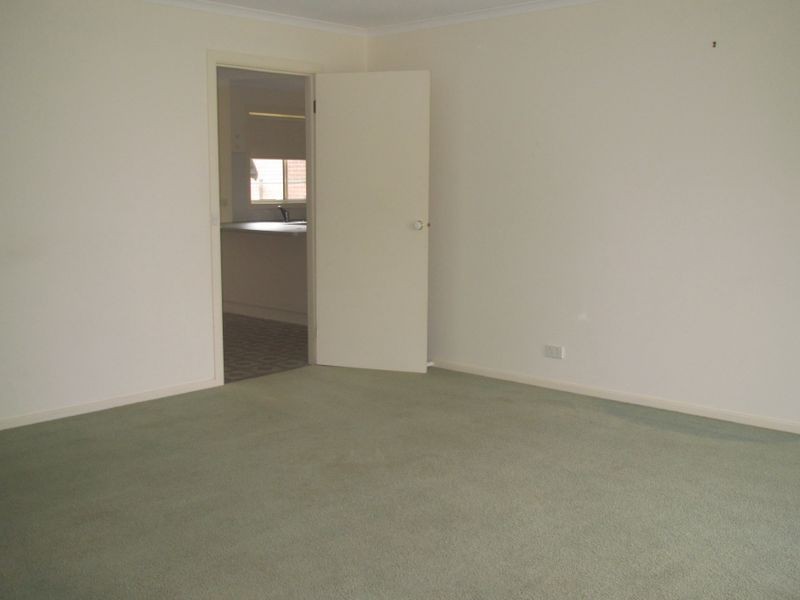 35 Eastern Beach Road, Lakes Entrance VIC 3909