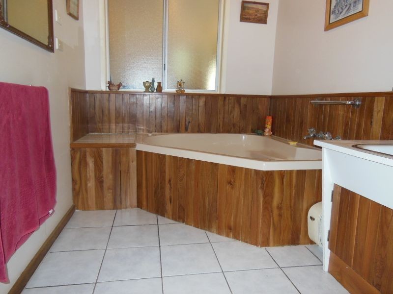 2433 Princes Highway, Nowa Nowa VIC 3887