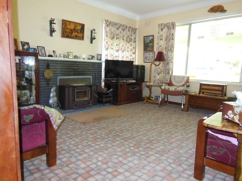 2433 Princes Highway, Nowa Nowa VIC 3887