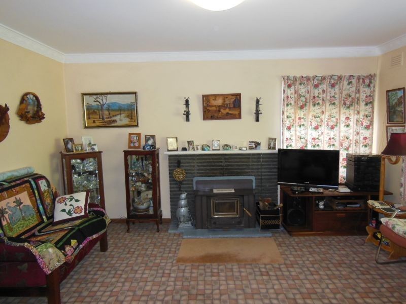 2433 Princes Highway, Nowa Nowa VIC 3887